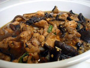 Poulet aux champignons noirs